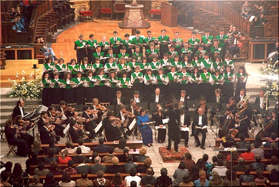       Coro de la Universidad de Le&oacute;n
con la Orquesta Sinf&oacute;nica de Bratislava